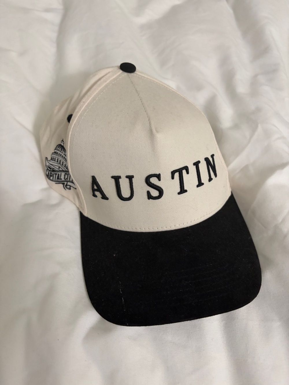 Austin Two-Tone Baseball Cap - Cream & Black